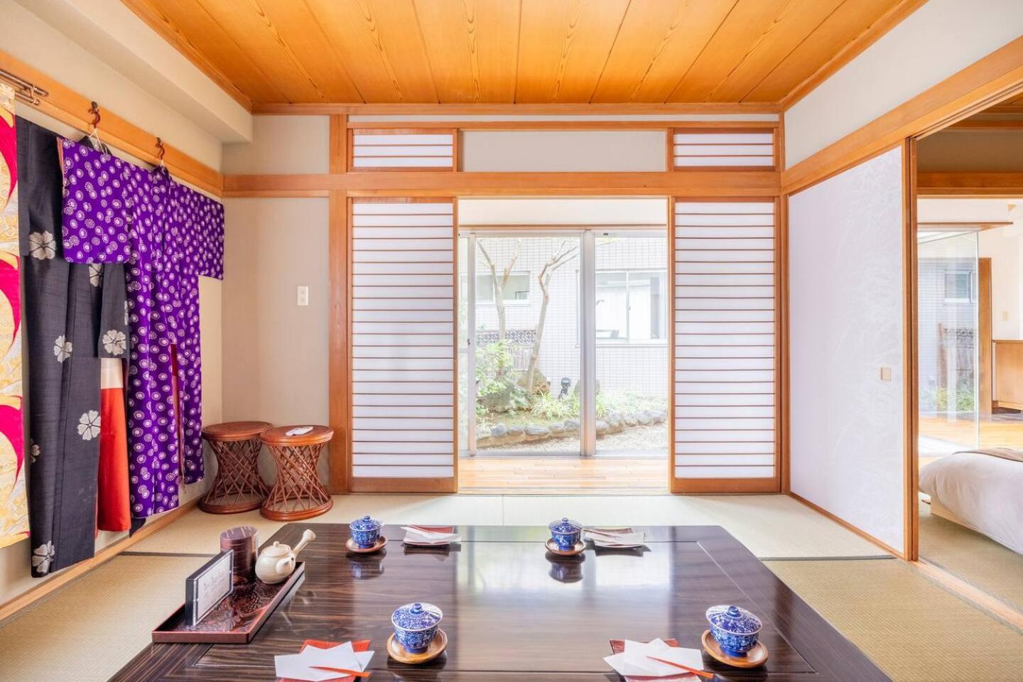 Private Japanese Garden,130m2, Ikebukuro Shinjuku Shibuya 5-15min , 200 Restaurants Nearby, 7-11 In Front Apartment