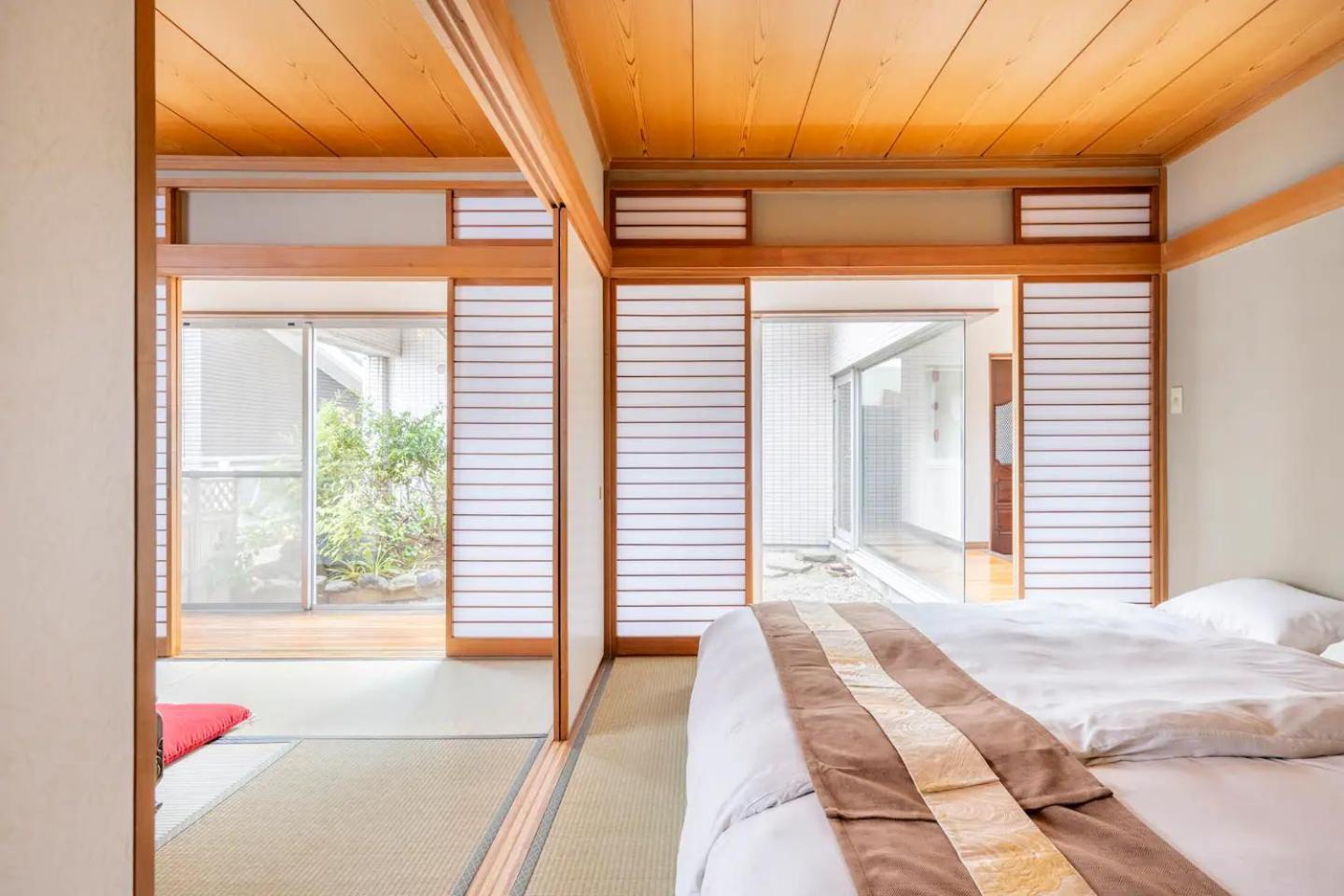 Private Japanese Garden,130m2, Ikebukuro Shinjuku Shibuya 5-15min , 200 Restaurants Nearby, 7-11 In Front